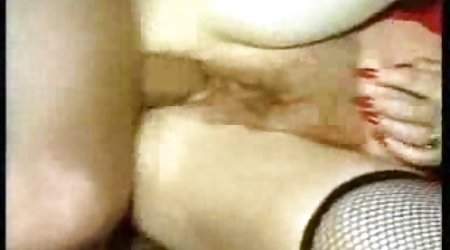 او را با دیک شگفت زده می کند