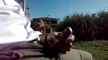 دوست دختر مدرسه ای با دوستش داره به طرفش